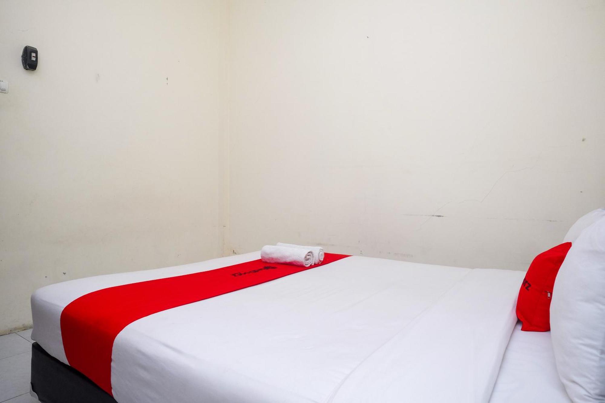 Reddoorz Syariah Near Pakuwon Mall Jogja Kejayan Экстерьер фото