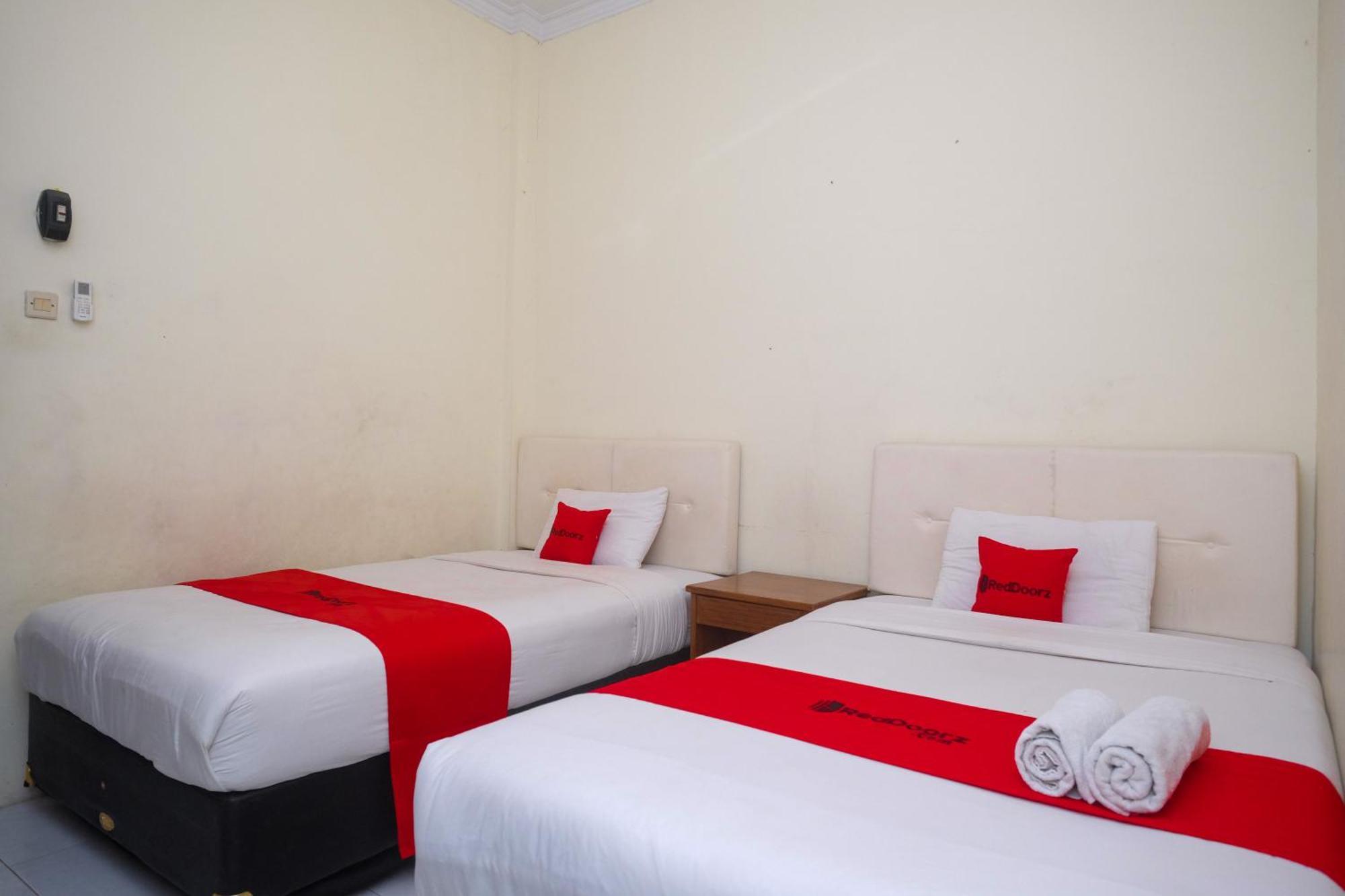 Reddoorz Syariah Near Pakuwon Mall Jogja Kejayan Экстерьер фото