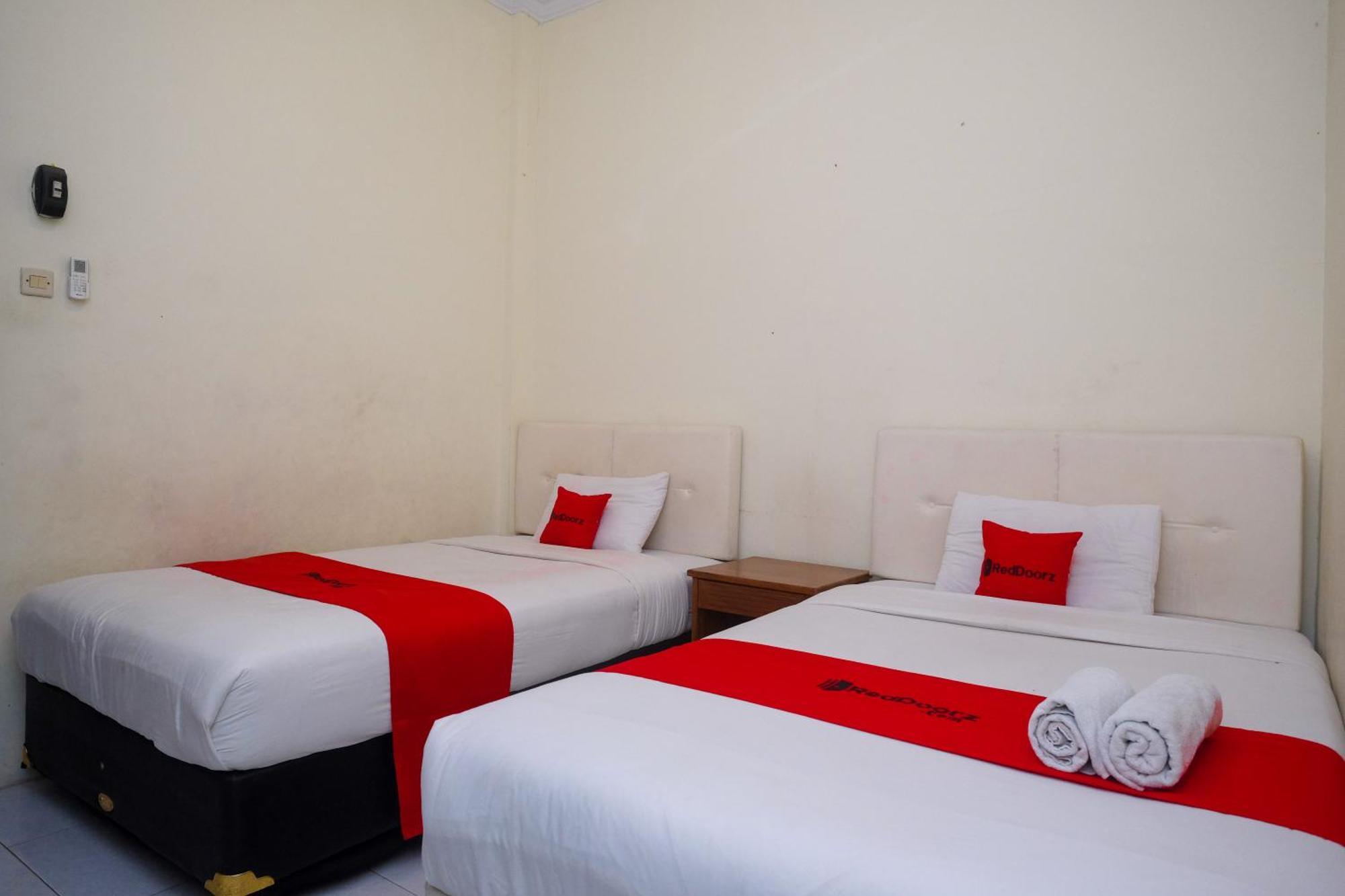 Reddoorz Syariah Near Pakuwon Mall Jogja Kejayan Экстерьер фото