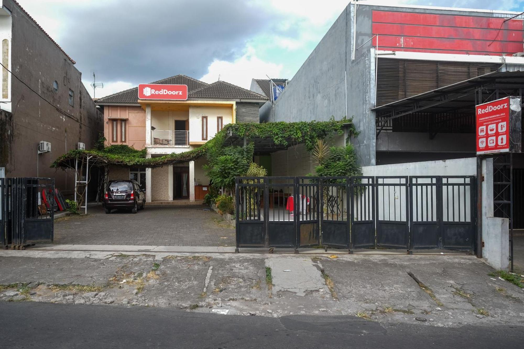 Reddoorz Syariah Near Pakuwon Mall Jogja Kejayan Экстерьер фото