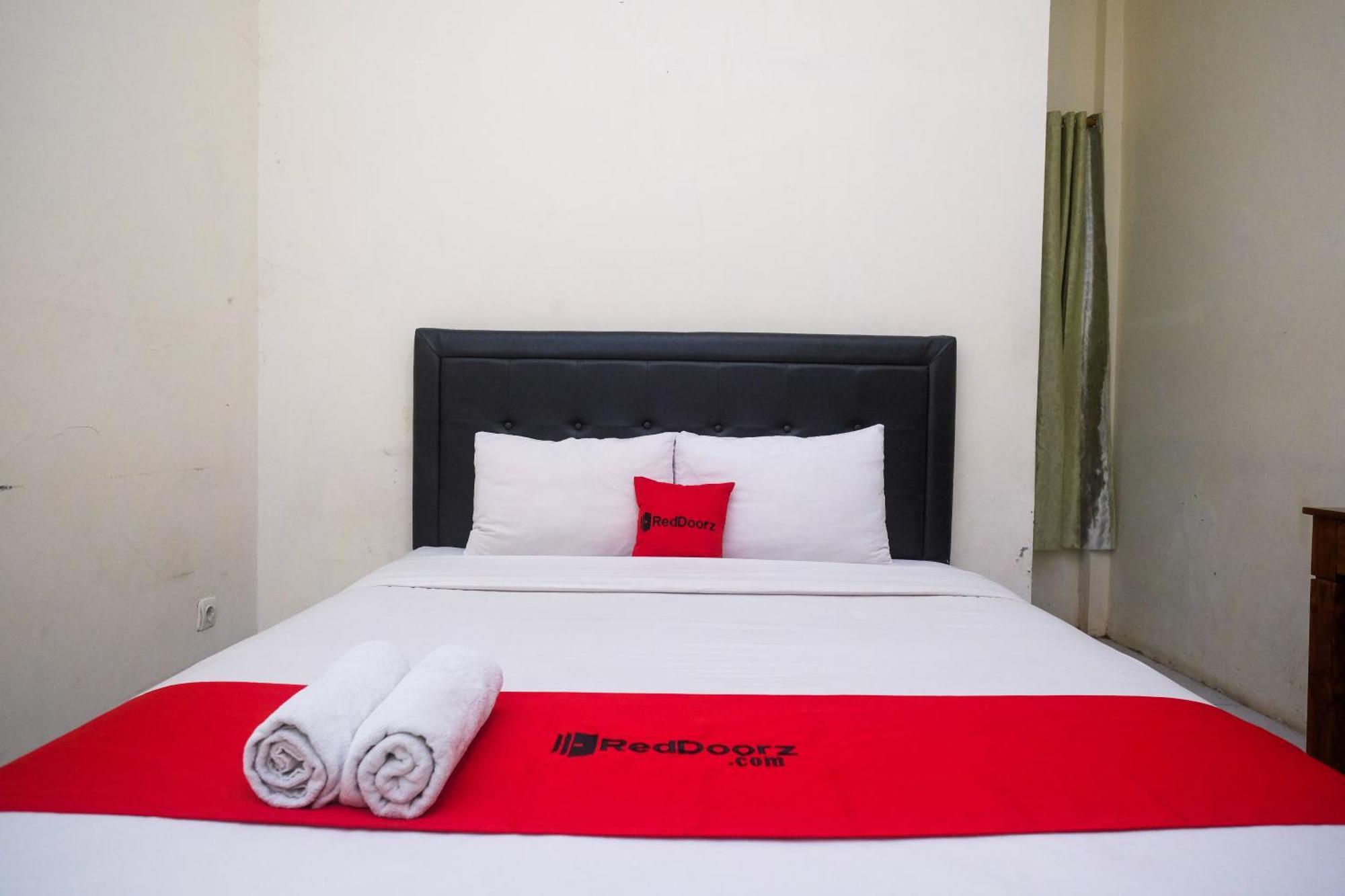 Reddoorz Syariah Near Pakuwon Mall Jogja Kejayan Экстерьер фото