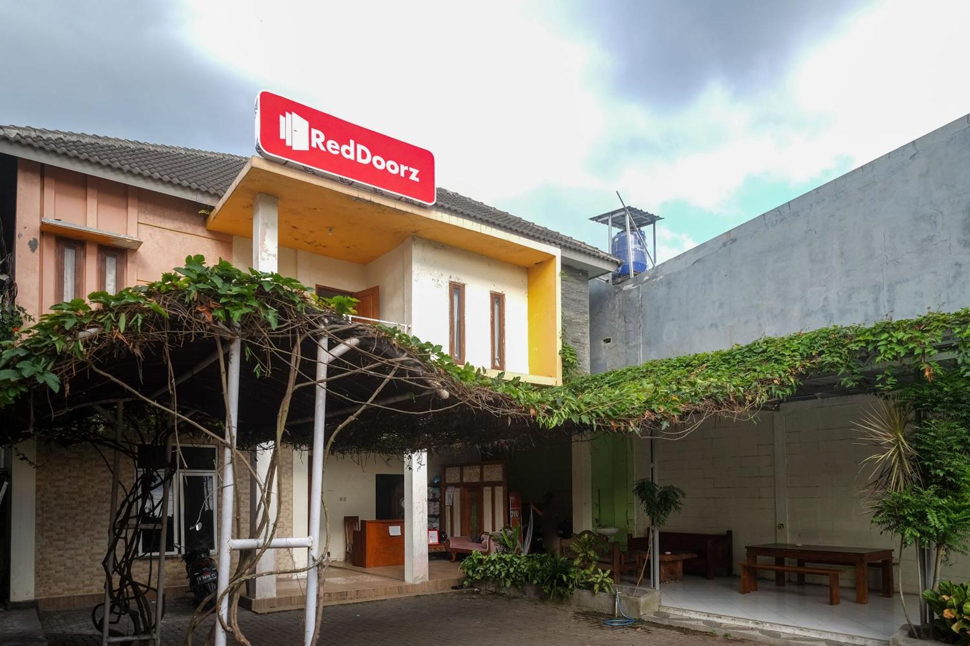 Reddoorz Syariah Near Pakuwon Mall Jogja Kejayan Экстерьер фото