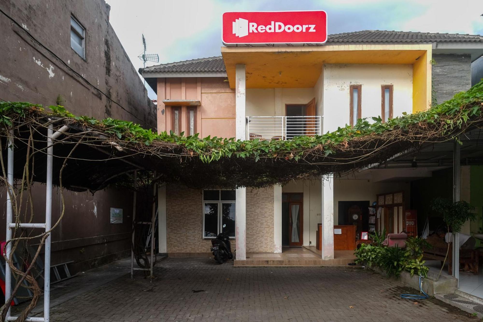 Reddoorz Syariah Near Pakuwon Mall Jogja Kejayan Экстерьер фото